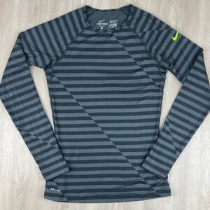 Nike Pro Combat Womens Small Hyperwarm Fitted Long Sleeve Athletic Shirt Top